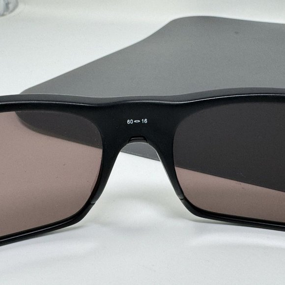 Oakley TwoFace Rectangular Men's Sunglasses Scratched Lenses Read - Picture 5 of 12